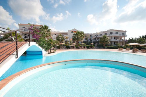 Oasiclub Hotel 4*